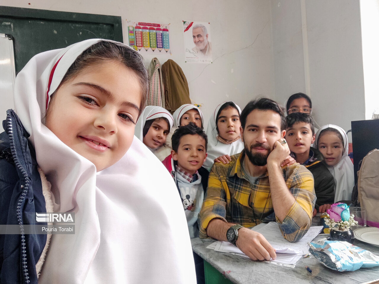 معضلی به نام کمبود معلم در ایران/ انتخاب معلم‌ها در دنیا چگونه است؟